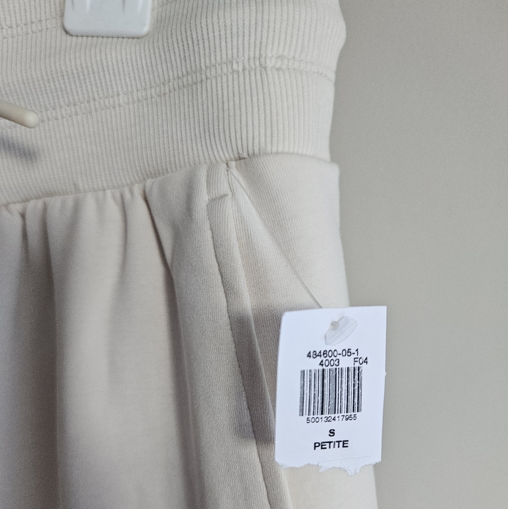 NWT Old Navy Dynamic Fleece Half-Zip Sweatshirt Cream And Sweatpants Set - Picture 11 of 11